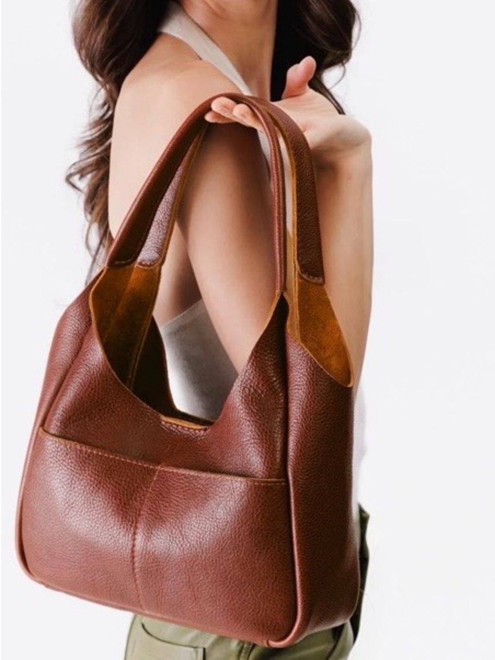 PORTLAND LEATHER COMPANY MEDIUM MADISON SHOULDER BAG IN NUTMEG - Picture 6 of 14